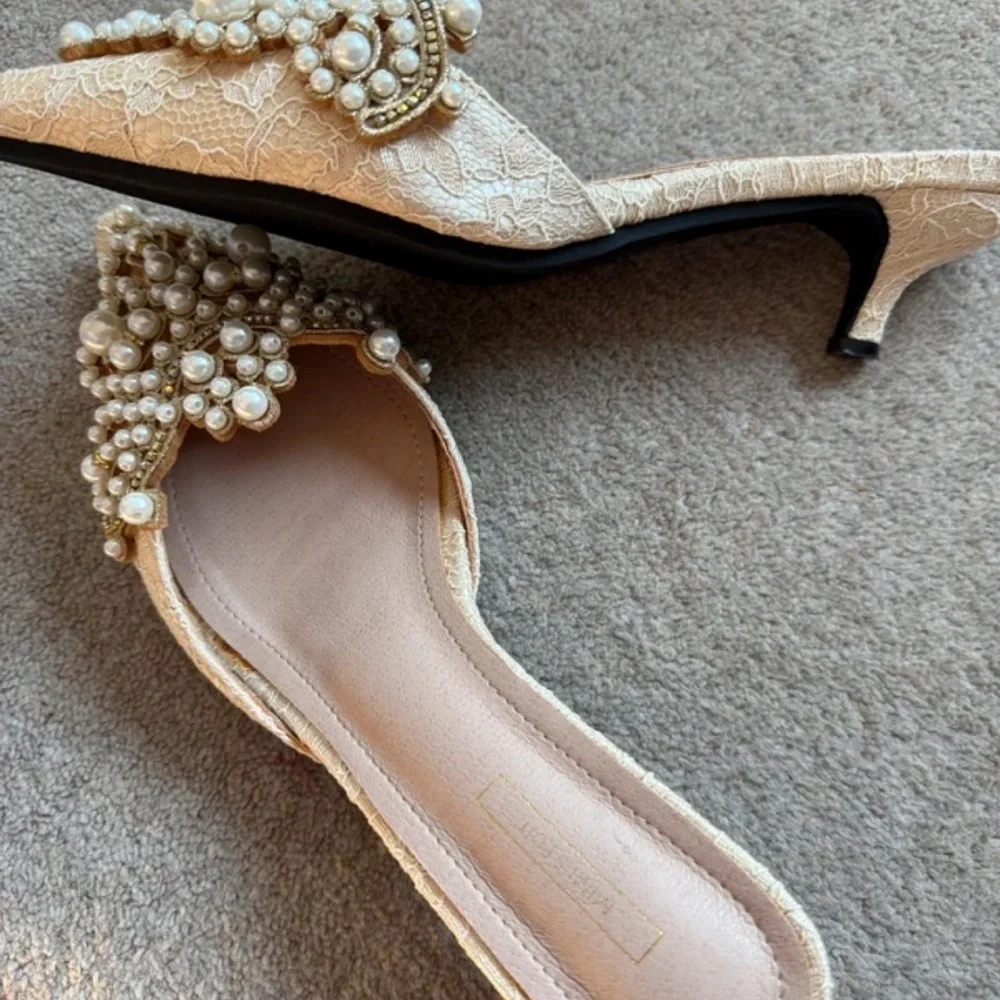 Elegant Pearl Embellished Women's Heels - Picture 5 of 5